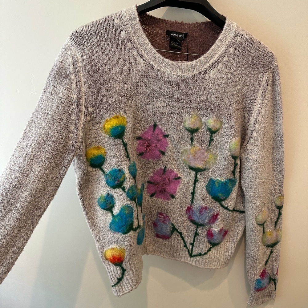 Avant Toi Cashmere Crew Neck Flower Pullover Sweater